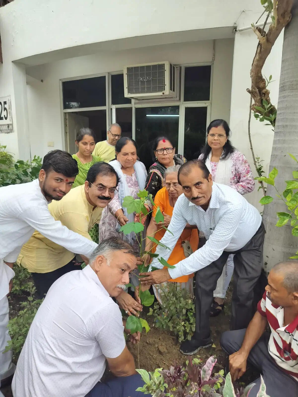 ‘मुस्कुराए कानपुर’ की ओर से ‘गो ग्रीन कानपुर’ अभियान का शुभारंभ