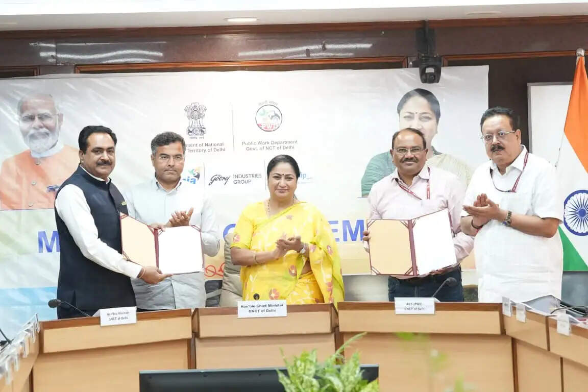 मुख्यमंत्री ने अप्सरा बॉर्डर से हनुमान सेतु तक, दिल्ली के 6 बड़े फ्लाईओवरों के लिए एमओयू पर किए हस्ताक्षर