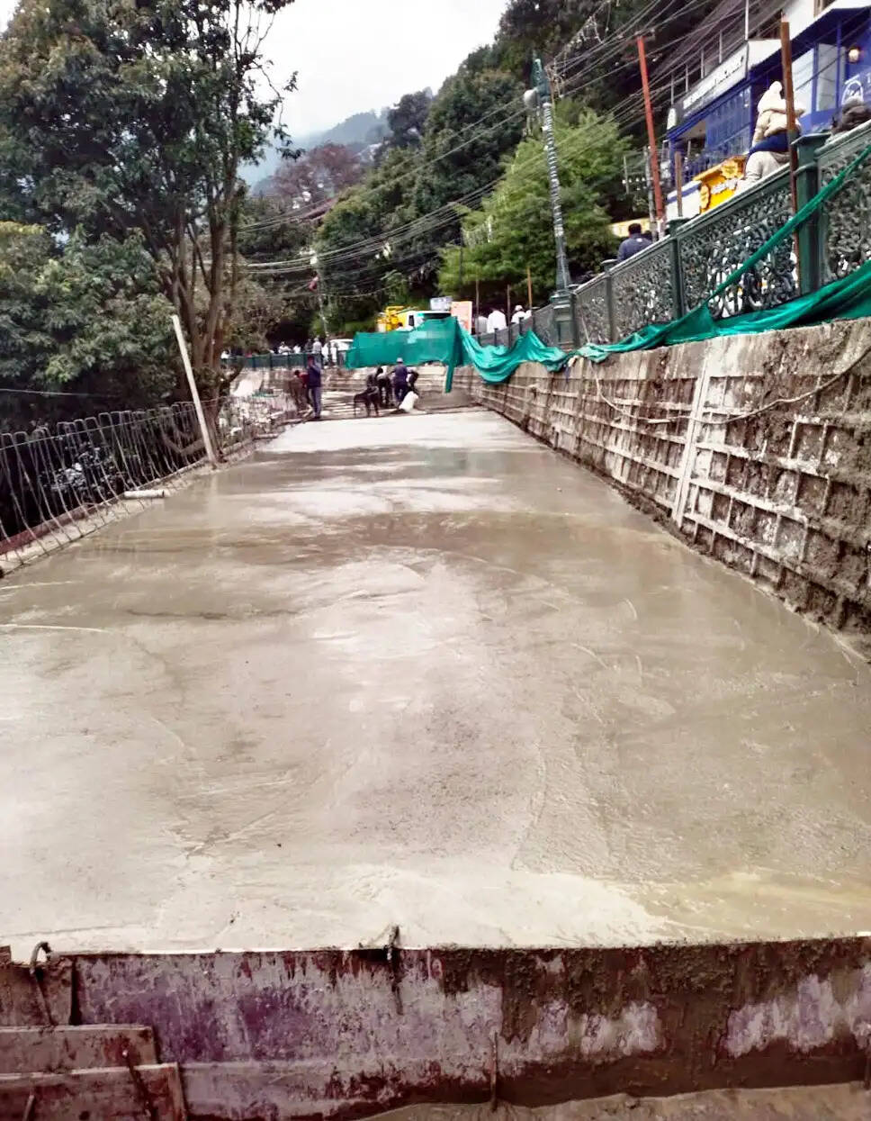 लोअर माल रोड के 40 मीटर हिस्से में आरसीसी निर्माण का कार्य पूरा, दो सप्ताह में खुलने की उम्मीद