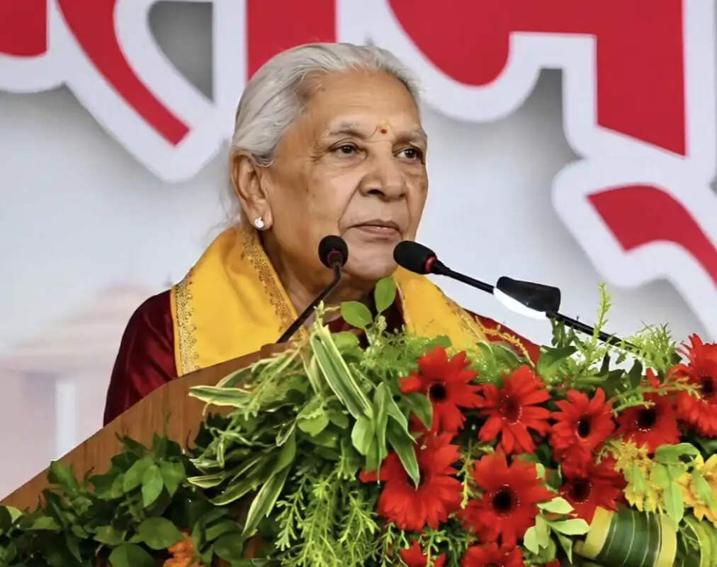 विश्वविद्यालय में पहुंच रहे नशे को लेकर राज्यपाल आनंदीबेन पटेल चिंतित, युवाओं से नशामुक्ति और चरित्र निर्माण का किया आह्वान