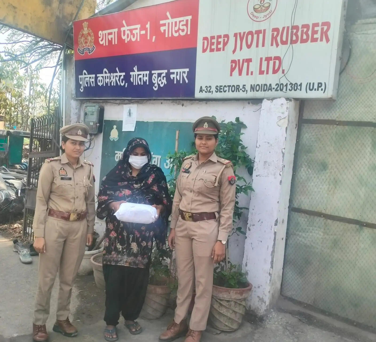 मादक पदार्थ बेचने वाली हिस्ट्रीशीटर महिला गिरफ्तार