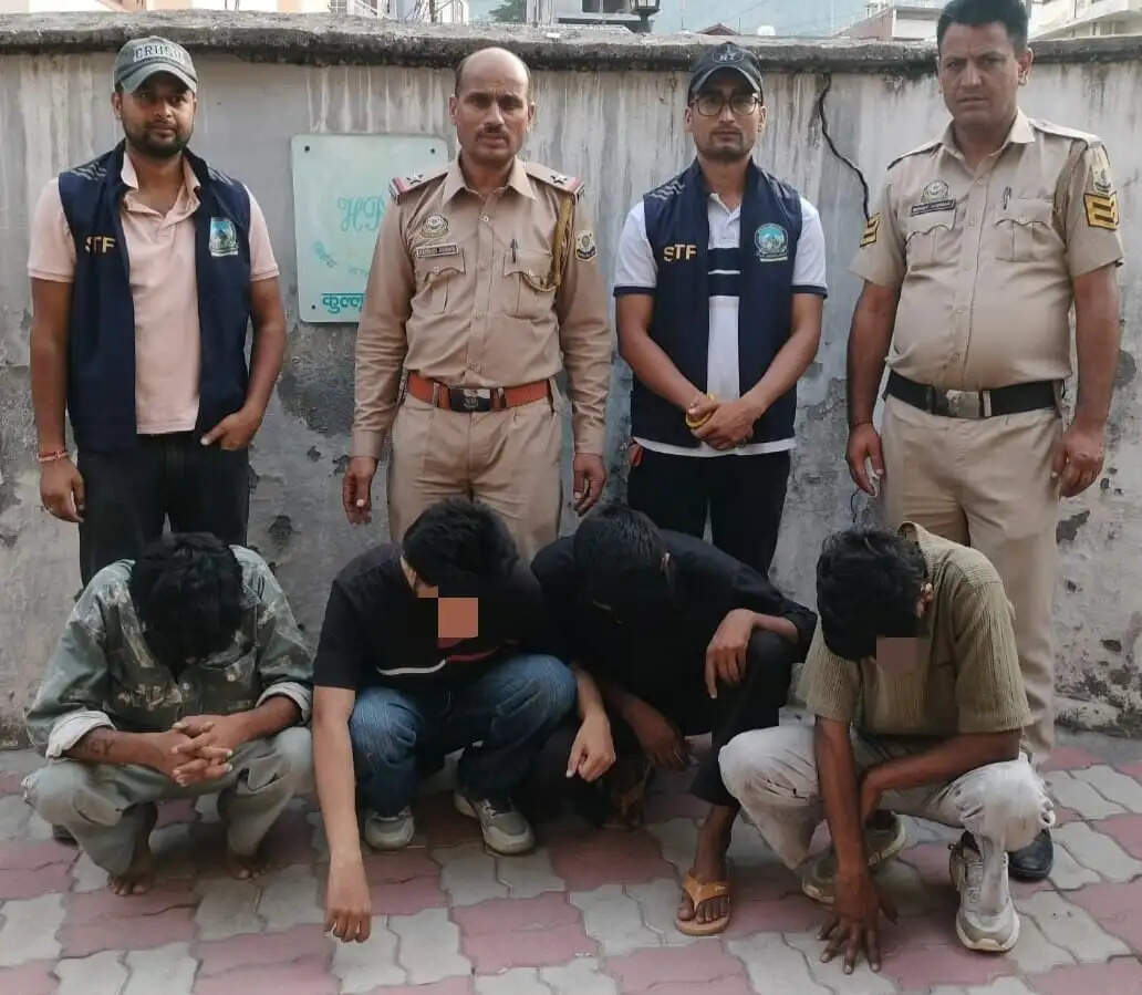 कुल्लू में टैक्सी से 10 ग्राम चिट्टा बराम, हरियाणा के चार युवक गिरफ्तार
