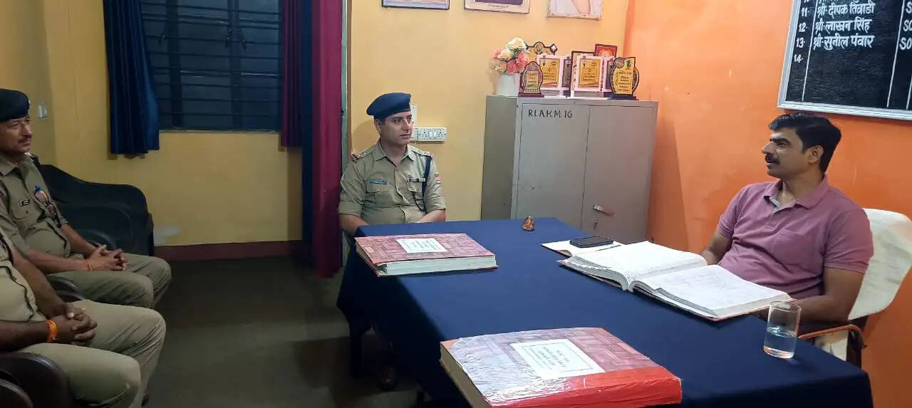 एएसपी ने थाना धुमाकोट का किया औचक निरीक्षण