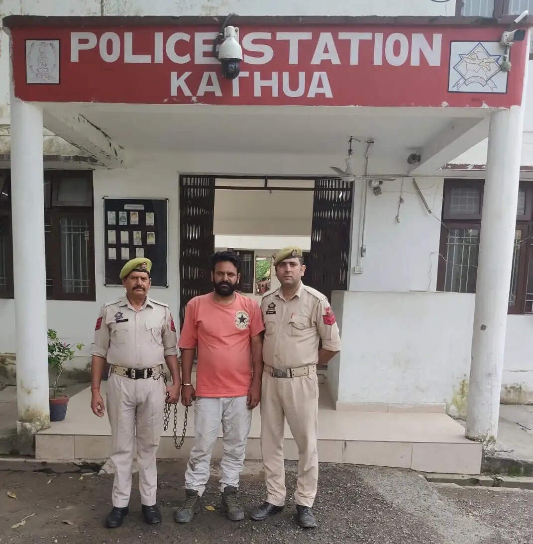 2010 से गिरफ्तारी से बच रहा भगोड़ा कठुआ पुलिस के हत्थे चढ़ा
