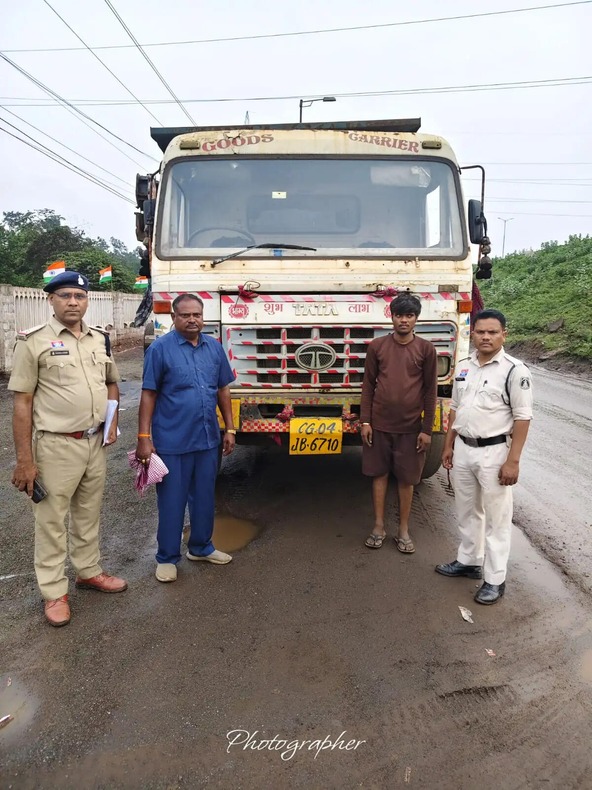 रायपुर : सिलतरा पुलिस की बड़ी कार्रवाई, भारी मात्रा में स्पंज, स्क्रैप और कॉइल सहित चार वाहन जब्त