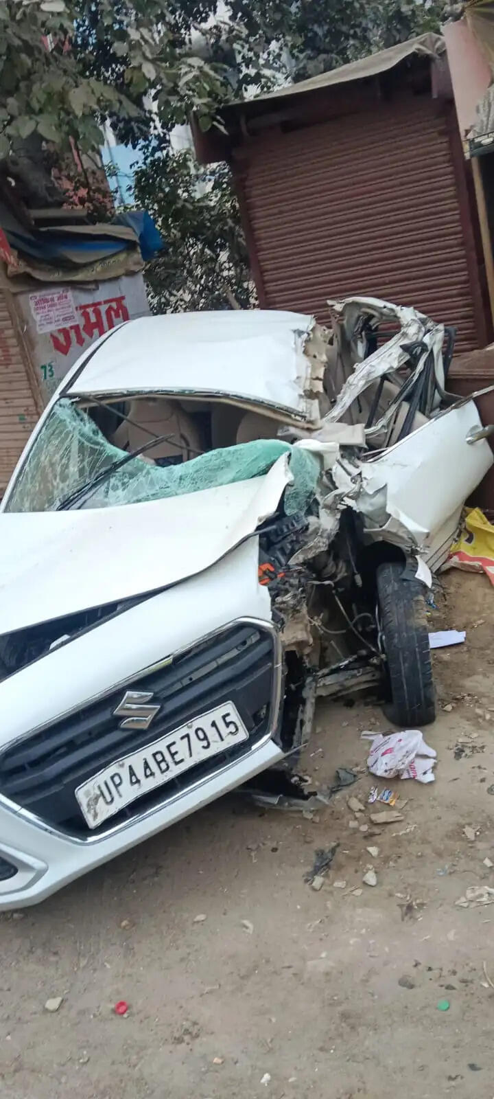 सुलतानपुर मेें सड़क हादसे पिता-पुत्र घायल , हालात नाजुक होने पर लखनऊ रेफर