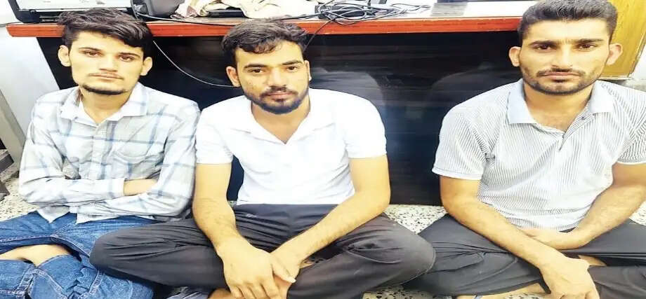 ऑनलाइन गेमिंग ऐप के जरिए साइबर ठगी करने वाले गिरोह का पर्दाफाश, तीन गिरफ्तार