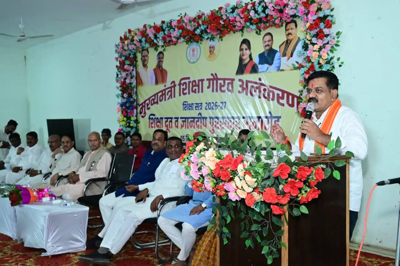 शिक्षकों का समाज में स्थान सदैव आदरणीय एवं अग्रणी : उप मुख्यमंत्री विजय शर्मा