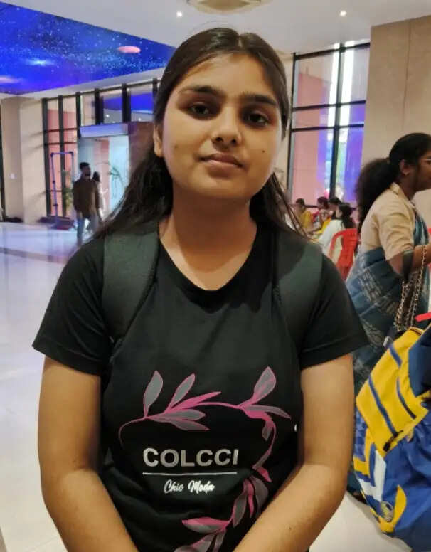 ‘अब जब चाहे अयोध्या-काशी जाएंगे’, निशुल्क सफर की सौगात पर भावुक हुईं बुजुर्ग