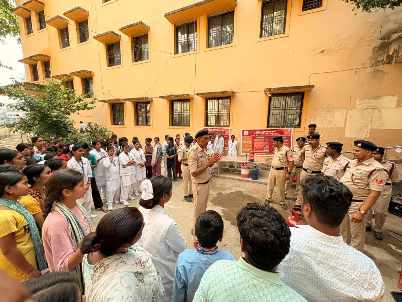 प्राथमिक स्वास्थ्य केंद्र, बायसी में फायर सेफ्टी जागरूकता