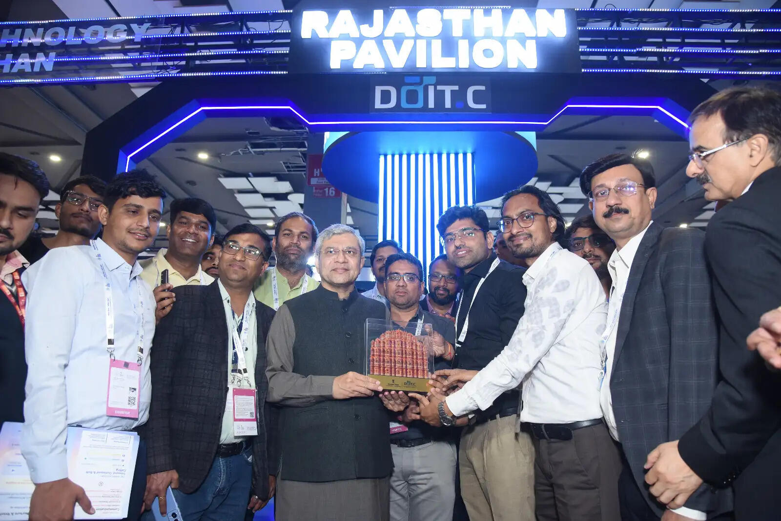 केंद्रीय मंत्री अश्विनी वैष्णव ने सराहे राज्य के नवाचार