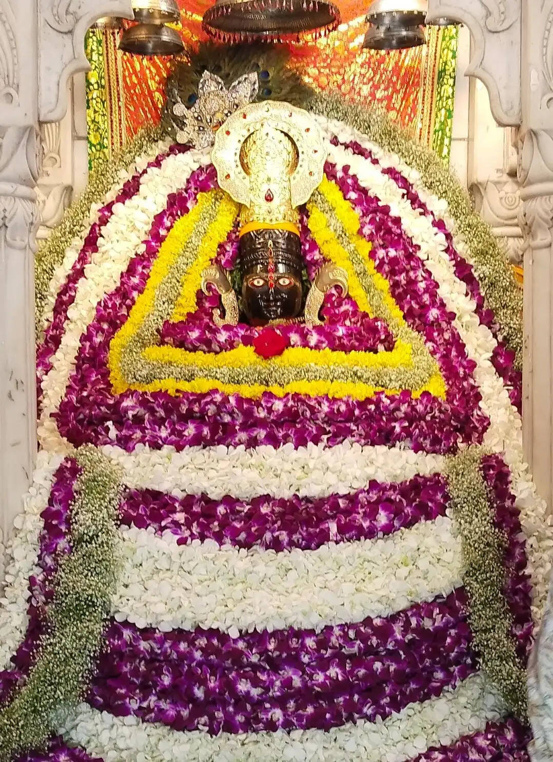 खाटू नरेश काे कराया गया चैत्र अमावस्या का महास्नान