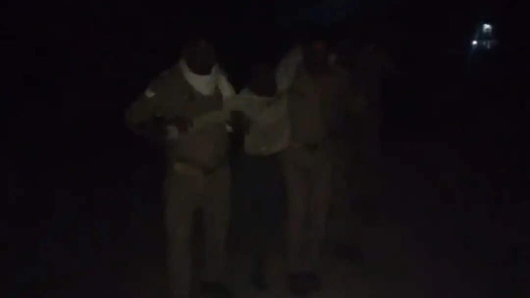 मुठभेड़ में वांछित आरोपित के पैर में लगी गोली, घायल अस्पताल में भर्ती