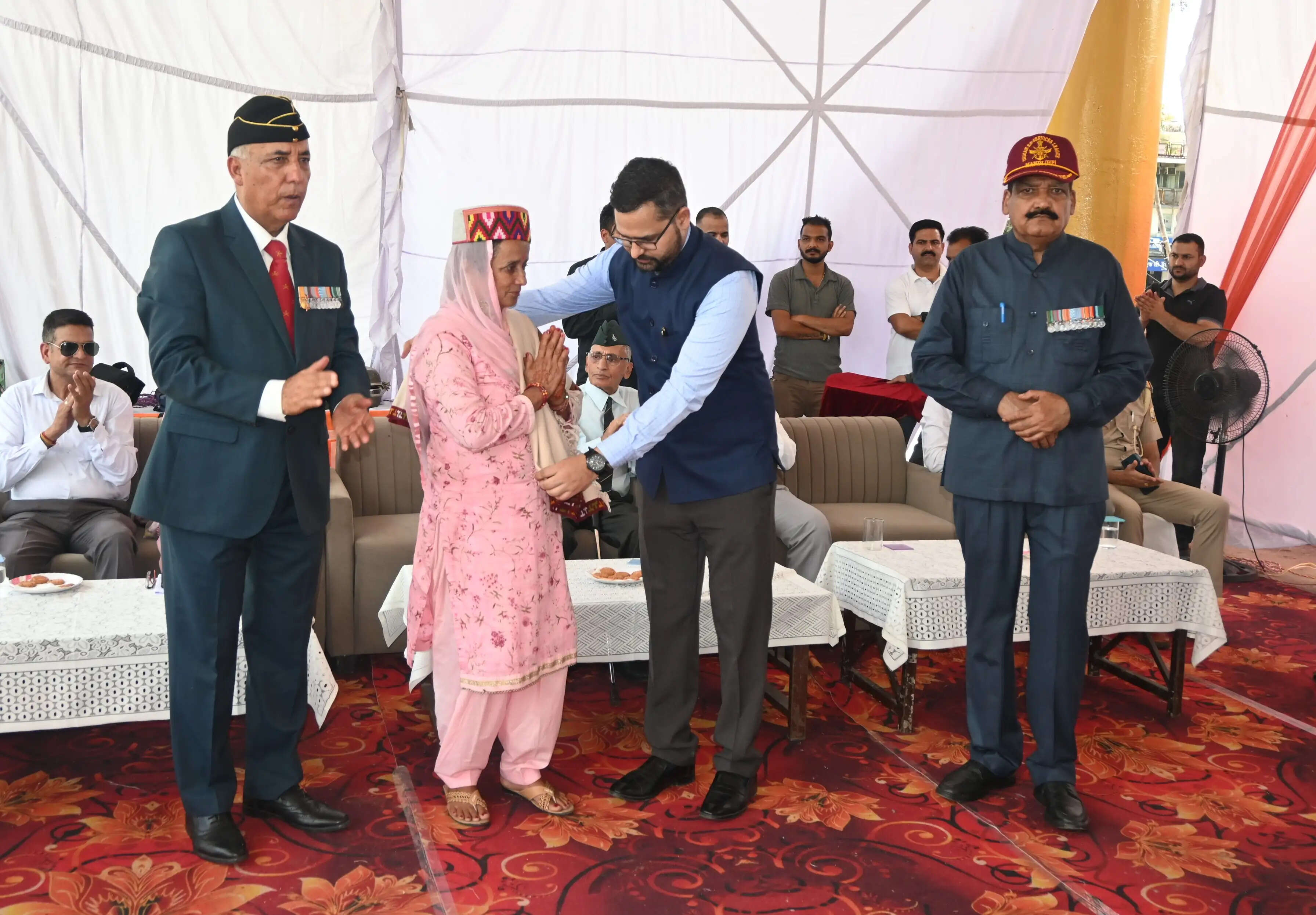 मंडी में गरिमापूर्ण ढंग से मनाया गया कारगिल विजय दिवस, शहीदों को दी श्रद्धांजलि