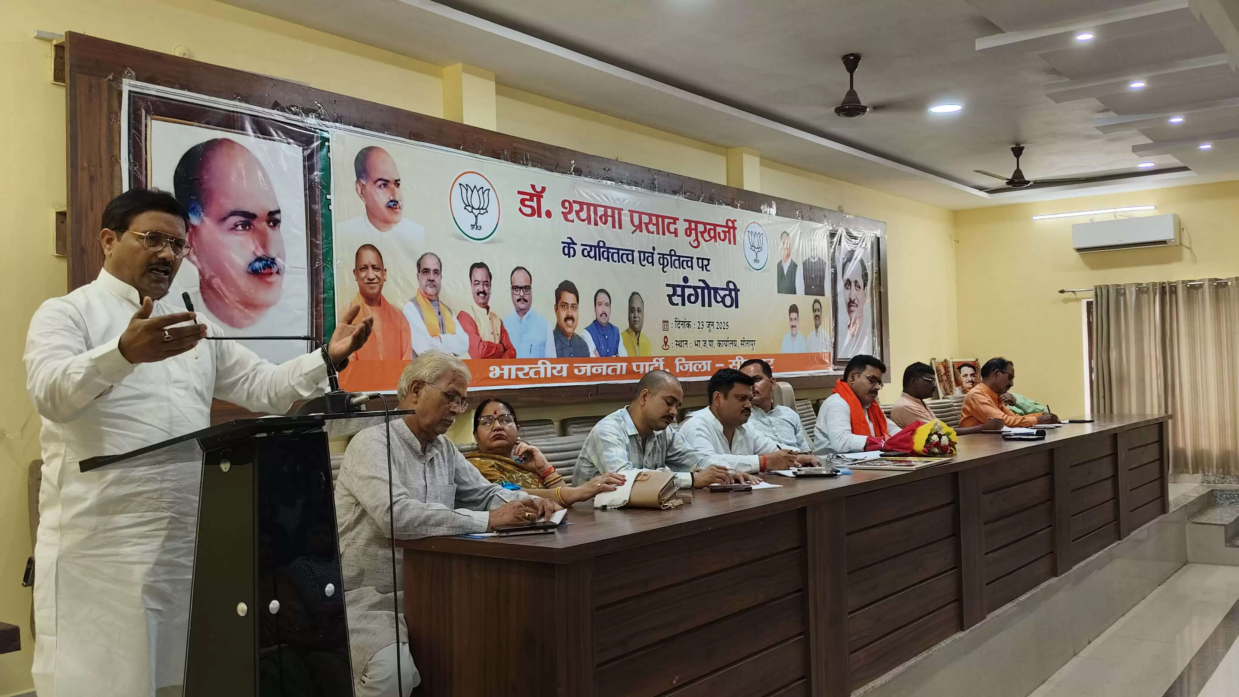 नेहरू को संतुष्ट करने के लिए हुआ देश का विभाजन-शंकरलाल लोधी