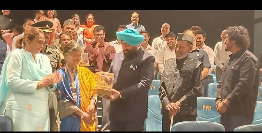 राज्यपाल ने देखी फिल्म ‘पायर’, 30 अक्टूबर को होगी रिलीज