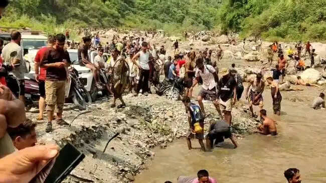 मौण मेला: धर्म, प्रकृति और लोक संस्कृति के अद्भुत संगम का प्रतीक