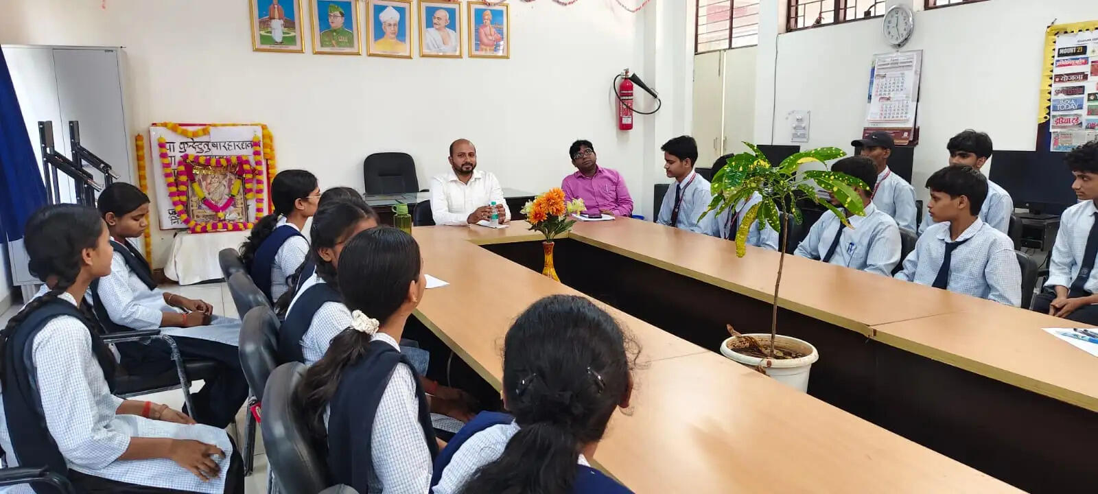 डीसी ने नवोदय विद्यालय के प्रचार्य सहित कई शिक्षकों के वेतन पर लगाई रोक