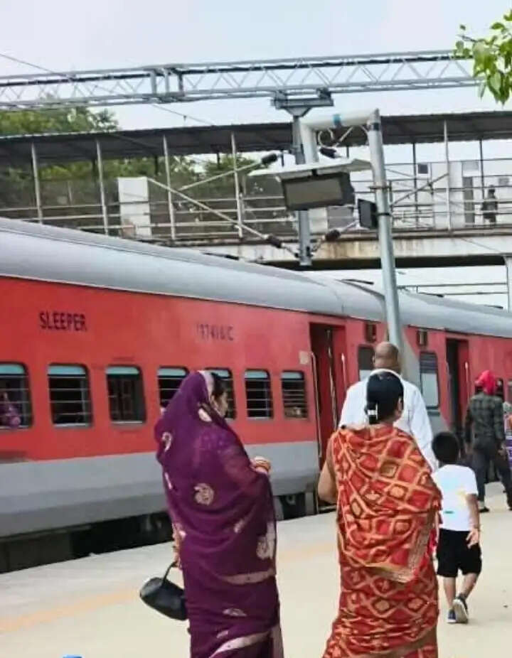 जंतर मंतर प्रदर्शन से पहले शिवगंगा एक्सप्रेस और नई दिल्ली सुपरफास्ट एक्सप्रेस ट्रेन हुई निरस्त
