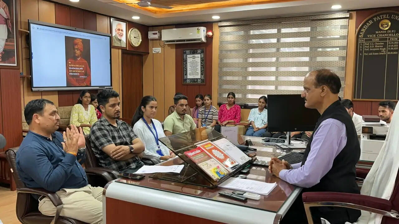 शैक्षणिक एवं सामाजिक गतिविधियों में सक्रिय भूमिका निभाए इतिहास सोसायटी एवं मीडिया क्लब: आचार्य ललित कुमार अवस्थी