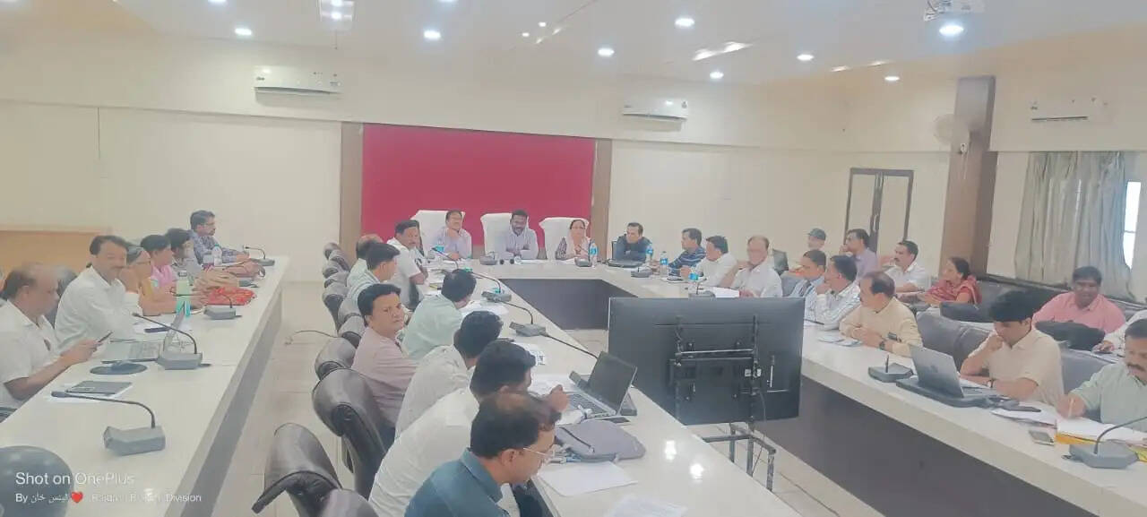 राजगढ़ में स्वास्थ्य सेवाओं पर प्रशासन सख्त, कई अधिकारियों-कर्मचारियों को नोटिस