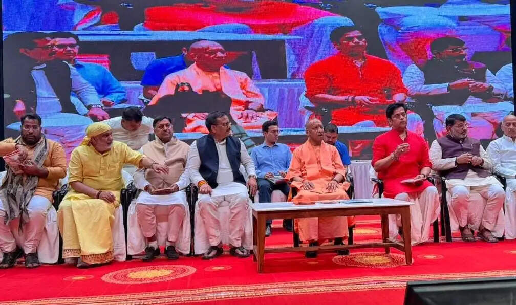 नौ सालों में उत्तर प्रदेश में तीन गुना बढ़ी महिला श्रम शक्ति : मुख्यमंत्री योगी आदित्यनाथ