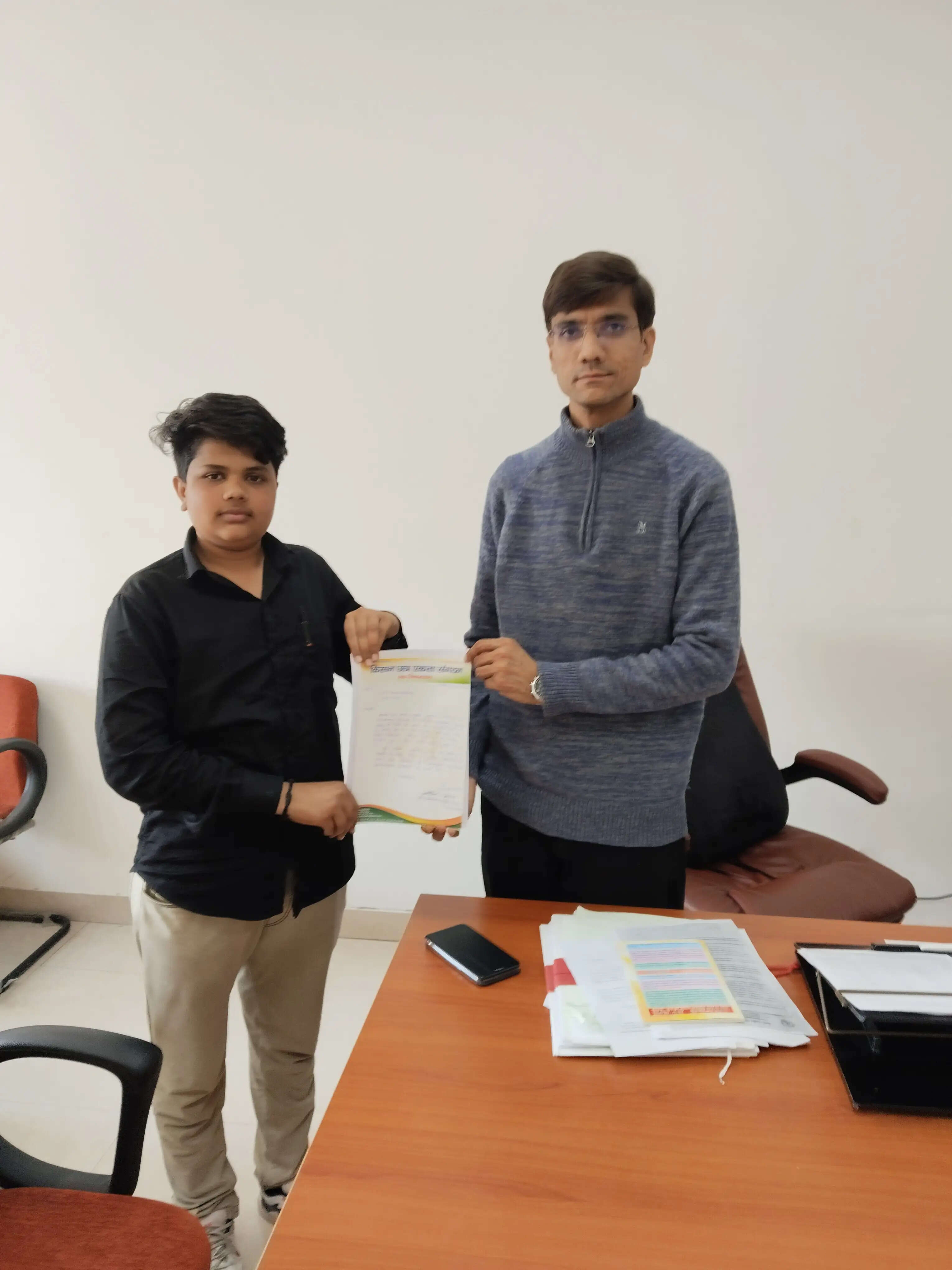 जींद : किसान छात्र एकता संगठन ने सीआरएसयू के डीन ऑफ अकादमिक को सौंपा ज्ञापन