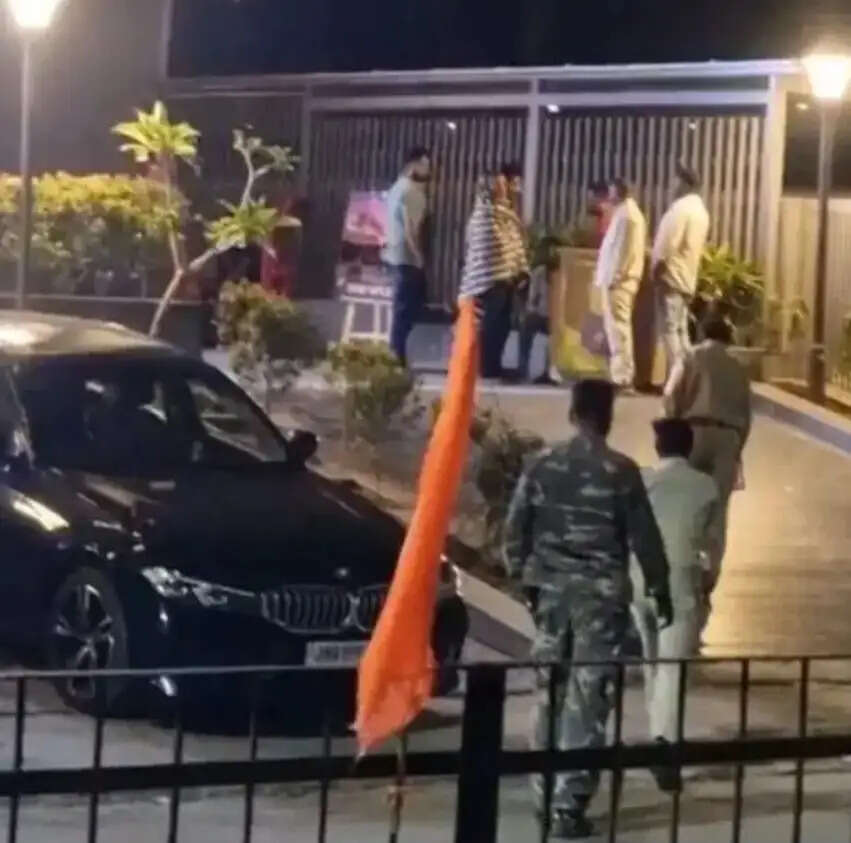 रांची के ‘लॉर्ड्स ऑफ ड्रिंक्स’ बार में पुलिस की छापेमारी