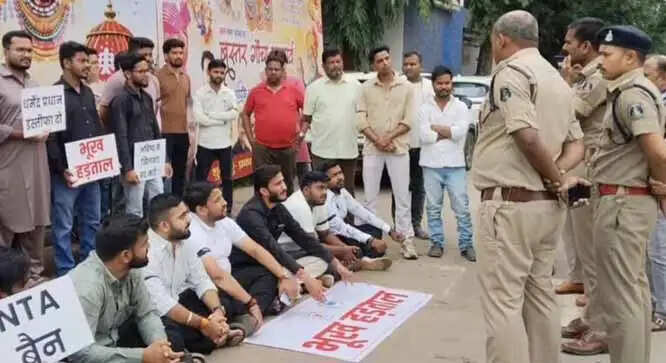 जगदलपुर में छात्र हितों से जुड़े मुद्दों को लेकर कांग्रेस बैठी दो दिवसीय भूख हड़ताल पर