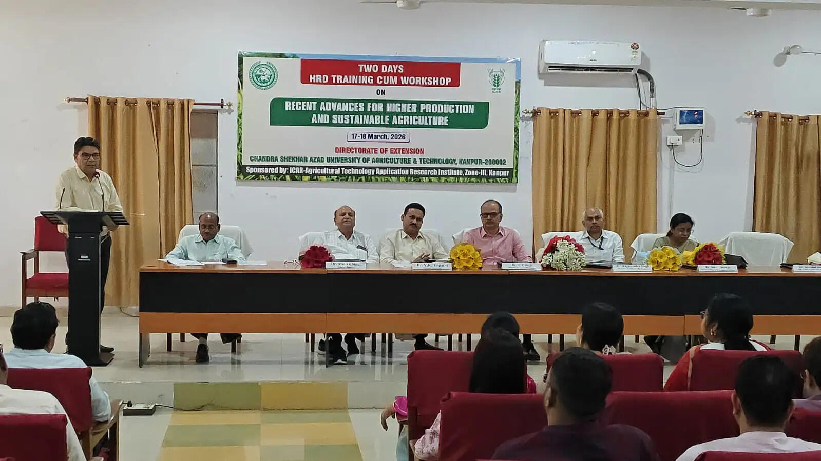 किसानों तक नई तकनीक पहुंचाने के लिए कृषि वैज्ञानिकों का प्रशिक्षण जरुरी : डॉ. जी.पी. दीक्षित