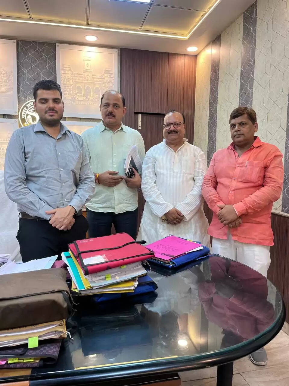 राष्ट्रीय पंचायतीराज ग्राम प्रधान संगठन के प्रदेश अध्यक्ष ने गोरखपुर के प्रधानों के साथ की बैठक