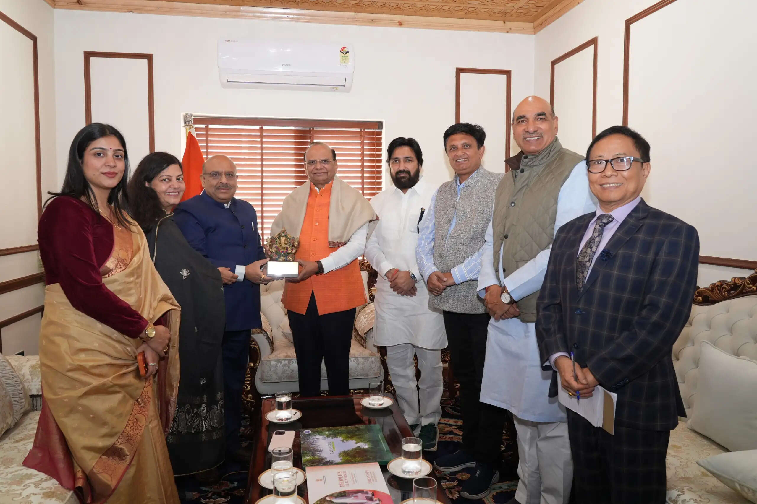 दिल्ली विधानसभा अध्यक्ष ने लद्दाख के उपराज्यपाल से की मुलाकात