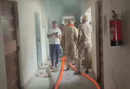 एसआरएन अस्पताल के पीजी हॉस्टल में लगी आग, बड़ा हादसा टला