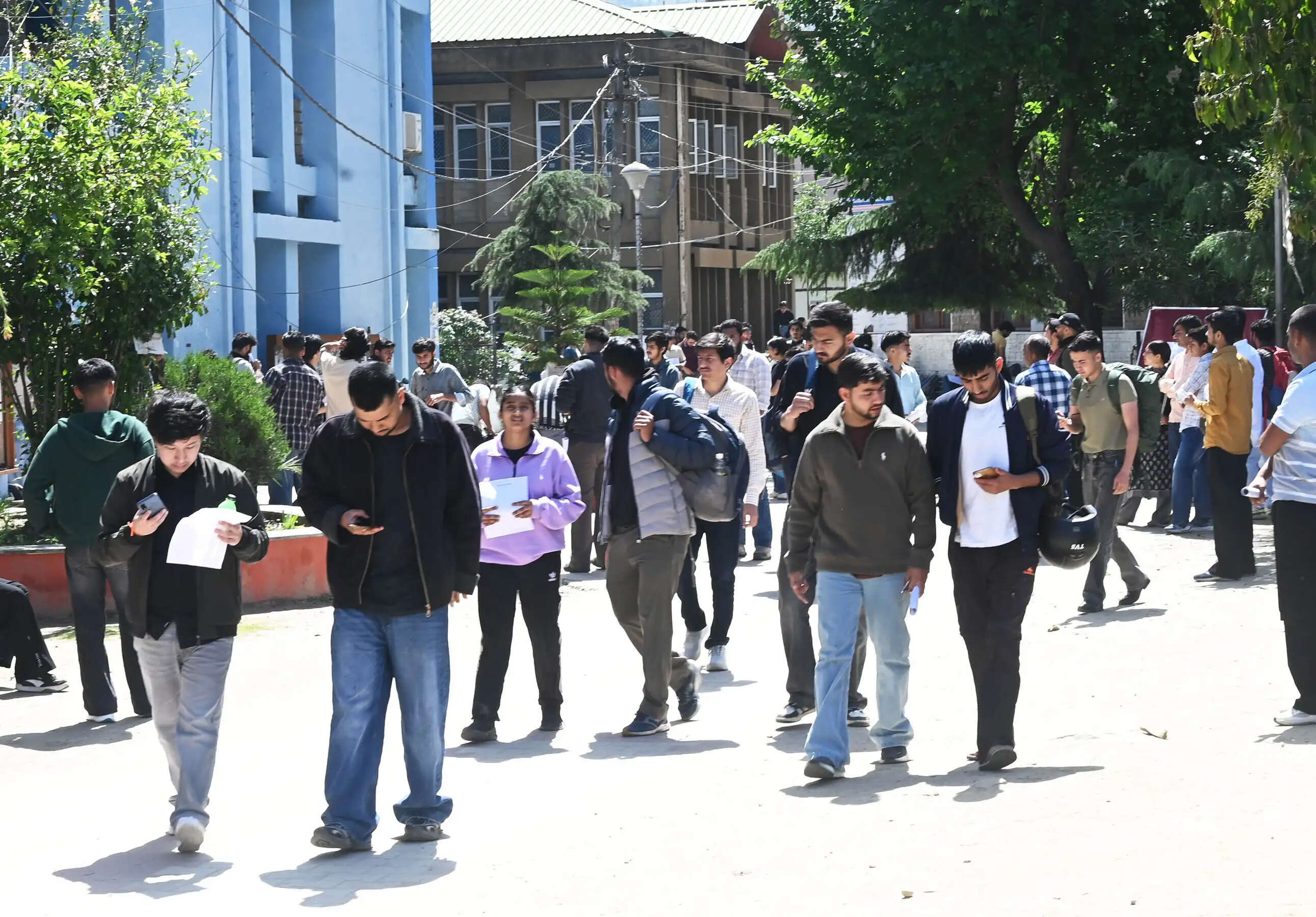 हजारों ने दी मंडी में एनडीए तथा सीडीएस परीक्षा