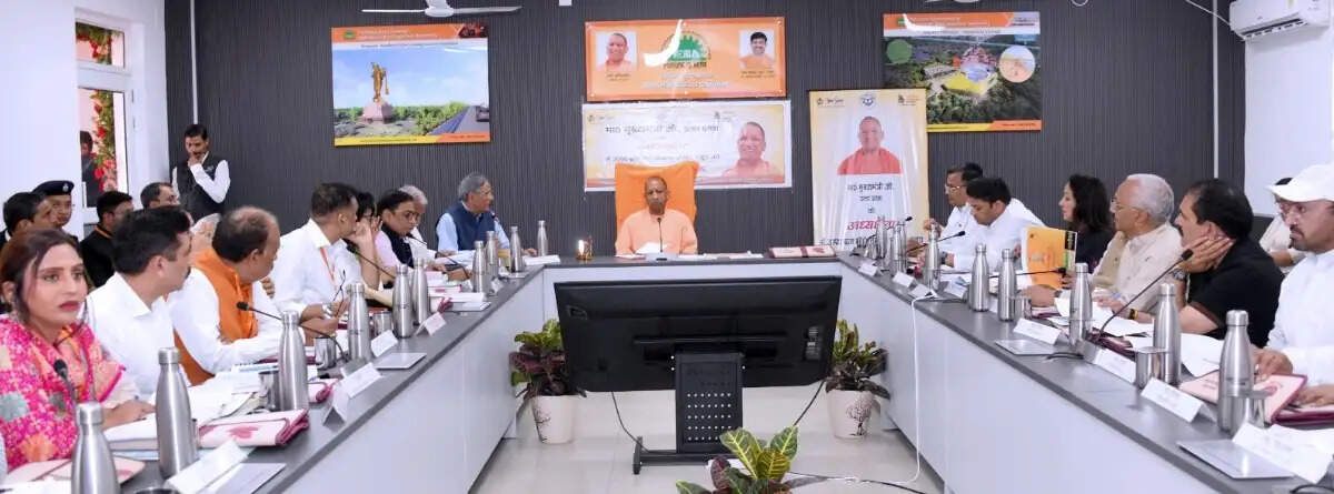 कृष्ण की कृपा से अयोध्या जैसे भव्य मंदिर का निर्माण ब्रज में भी होगा : योगी आदित्यनाथ