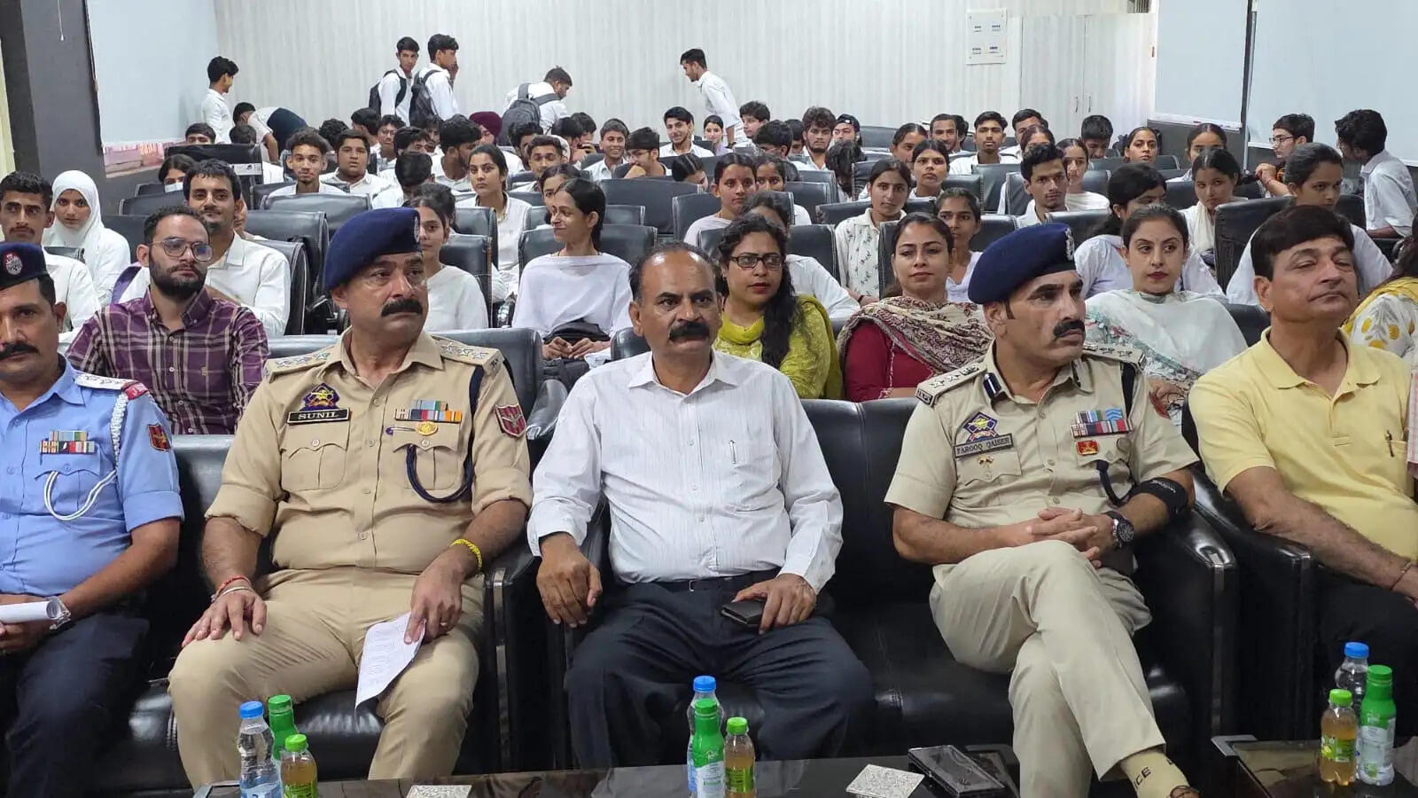 सड़क सुरक्षा की शुरुआत जिम्मेदारी से, कार्रवाई से नहीं-ट्रैफिक पुलिस