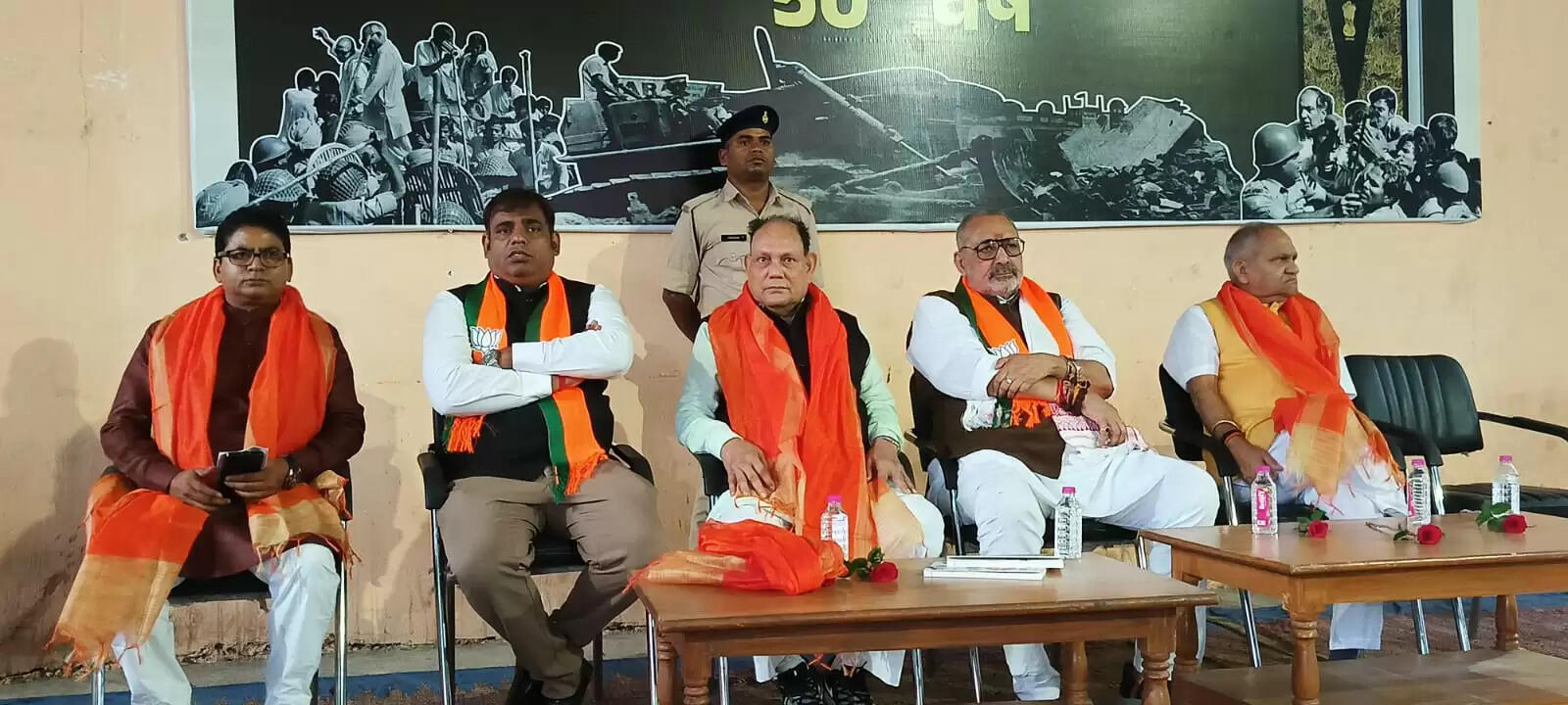 देश के आंदोलन में नकली गांधी परिवार का कोई योगदान नहीं : गिरिराज सिंह