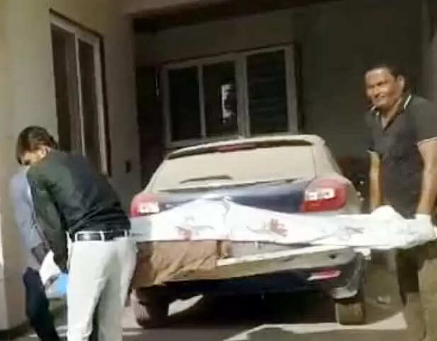 बंद मकान से महिला चिकित्सक का शव मिलने से सनसनी फैली