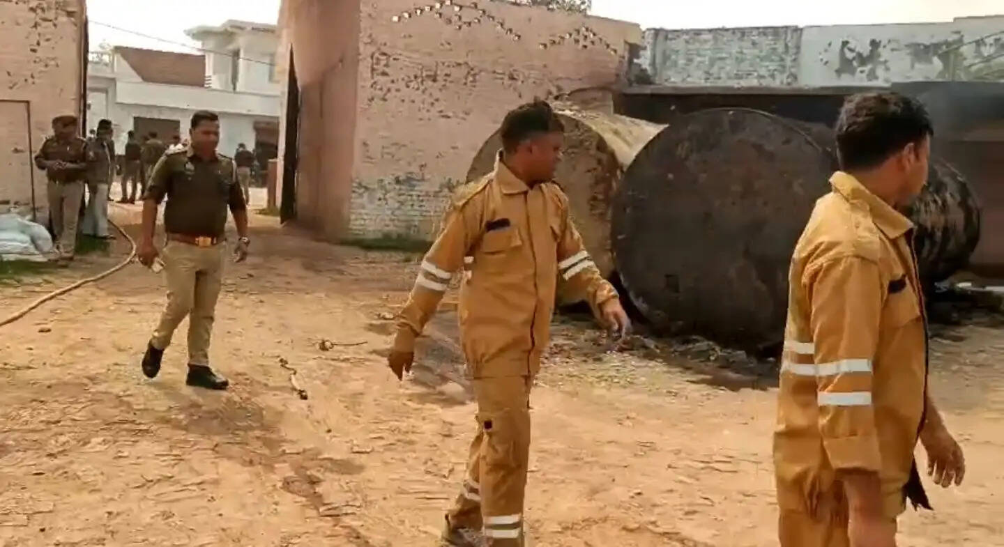 केरोसिन के टैंक में लगी आग,फायर ब्रिगेड टीम ने पाया काबू