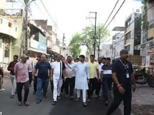 इंदौर:&nbsp;जिंसी–लक्ष्मीबाई प्रतिमा मार्ग का काम जल्द हाेगा&nbsp;शुरू, अतिक्रमण हटाने के लिए 3 दिन की मोहलत,&nbsp;महापौर ने किया स्थल निरीक्षण