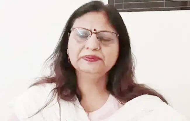 सोनीपत: गर्भवतियों की चॉकलेट में निकले कीड़े, जांच के आदेश