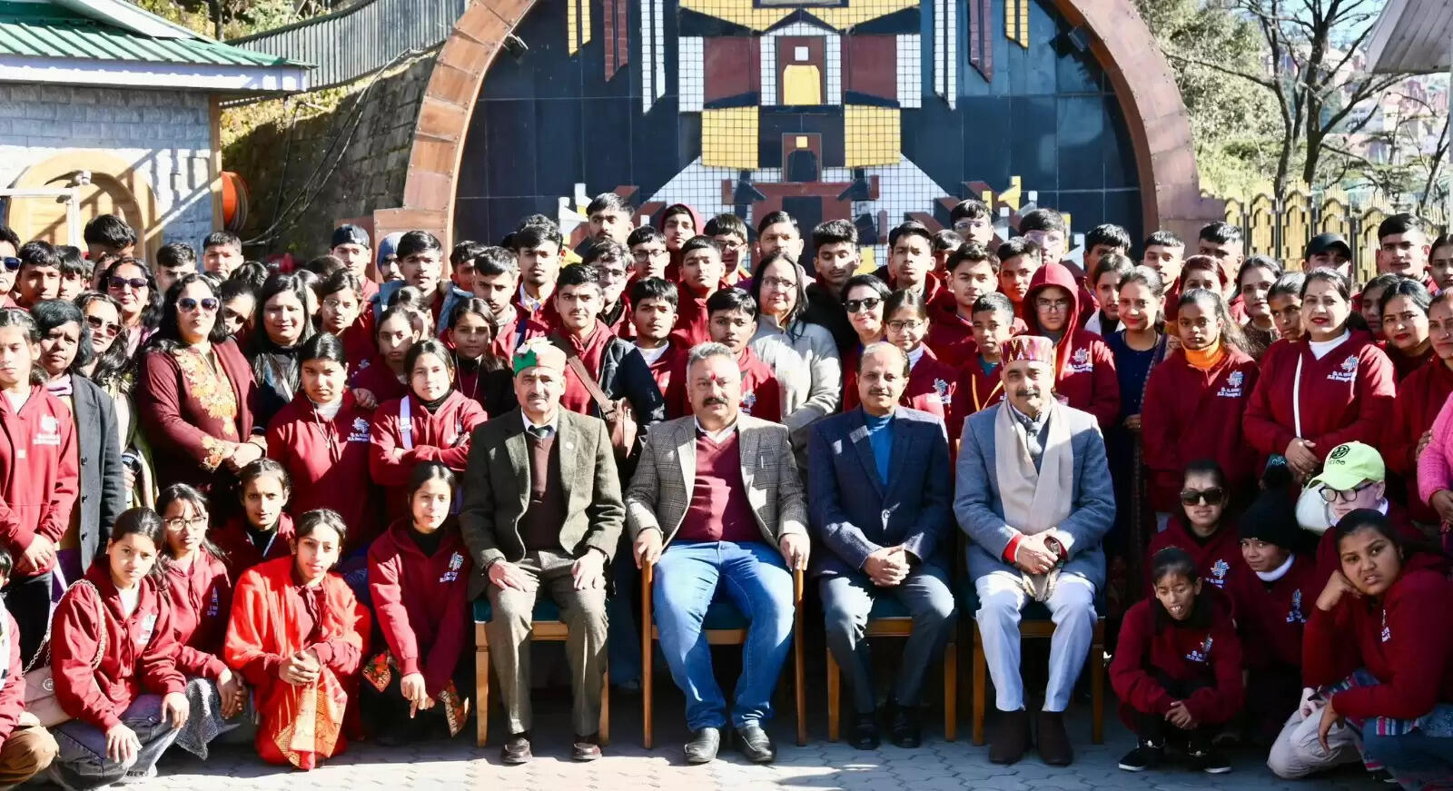 विशेष बच्चों को हिमाचल विधानसभा से मिला नया अनुभव, एक्सपोजर विजिट पर रवाना