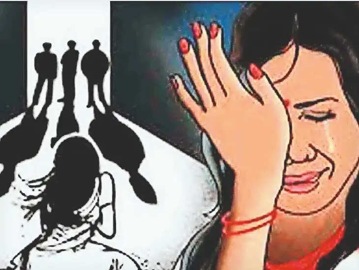 आगरा के होटल में बेसुध महिला की आबरू से खिलवाड़ करते युवकों का वीडियो वायरल, मुकदमा दर्ज