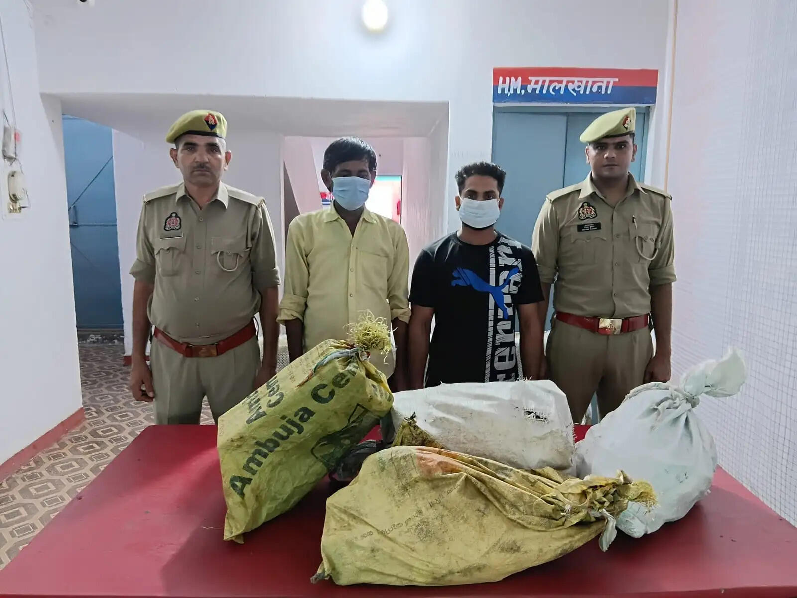 बागपत : पुलिस मुठभेड़ में 25 हजार का इनामी बदमाश गिरफ्तार, दो चोर भी पकड़े गये
