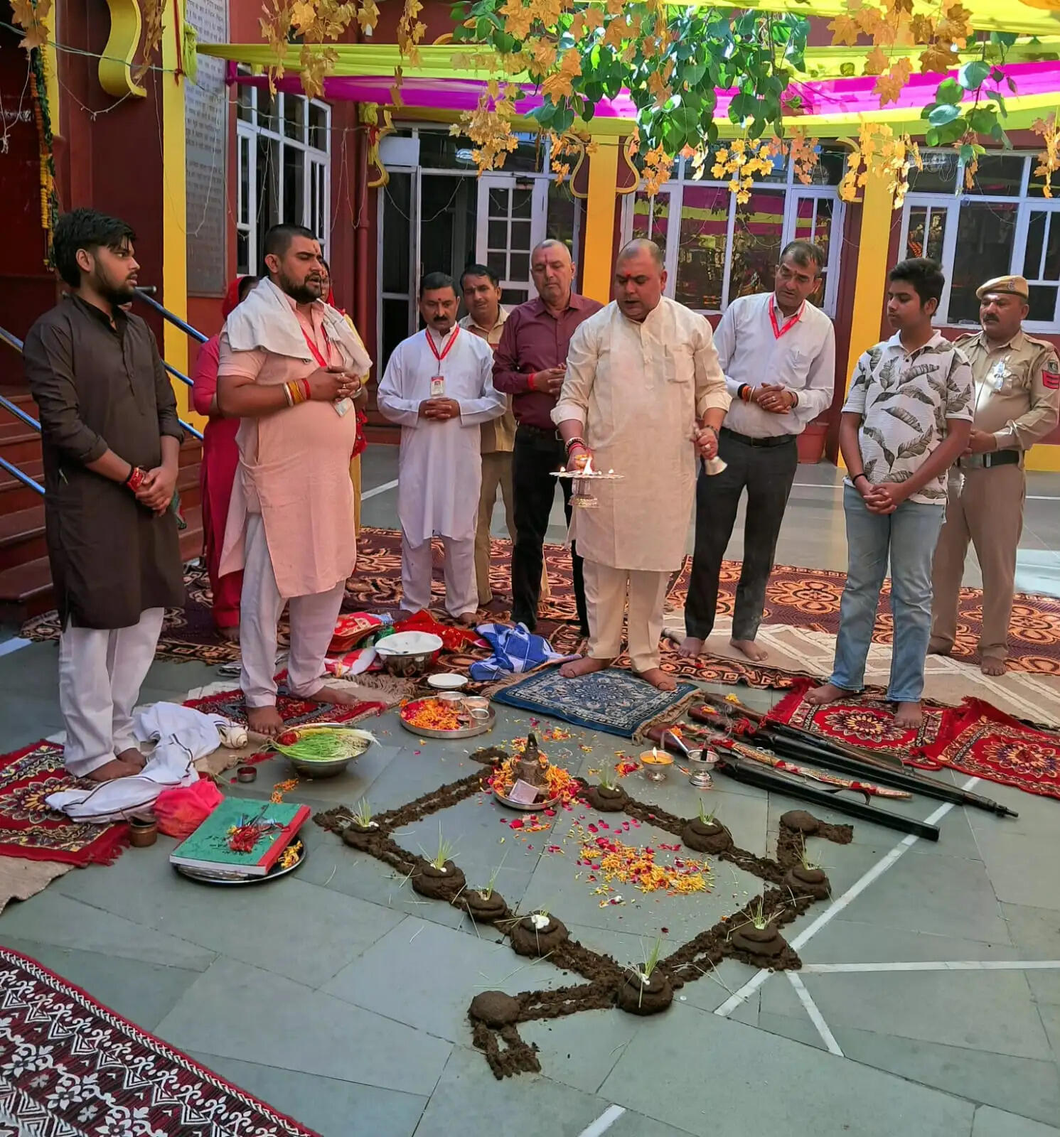 त्रिलोकपुर में विजयदशमी पर दशहरा पूजन, शस्त्र-पोथी-कुंजी पूजन किया