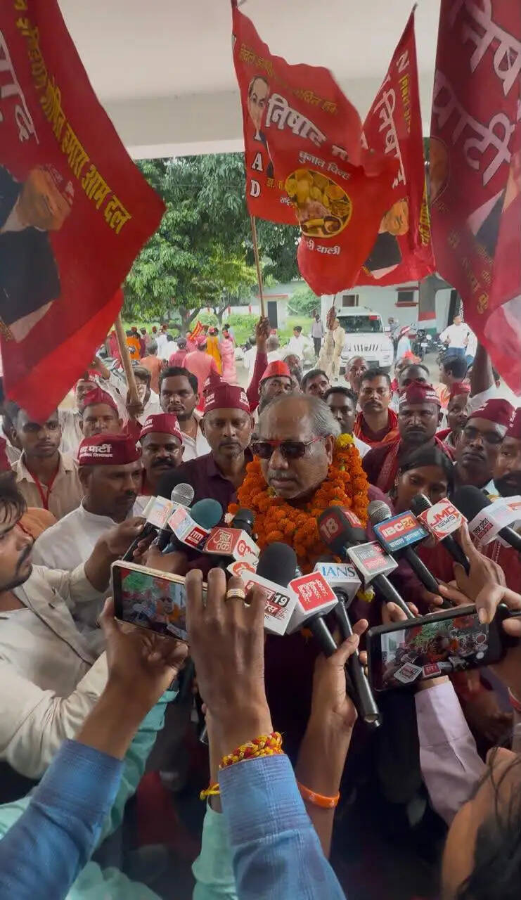निषाद समाज को आरक्षण दे दो, बेशक हमारा मंत्री पद ले लो : डॉ. संजय कुमार निषाद