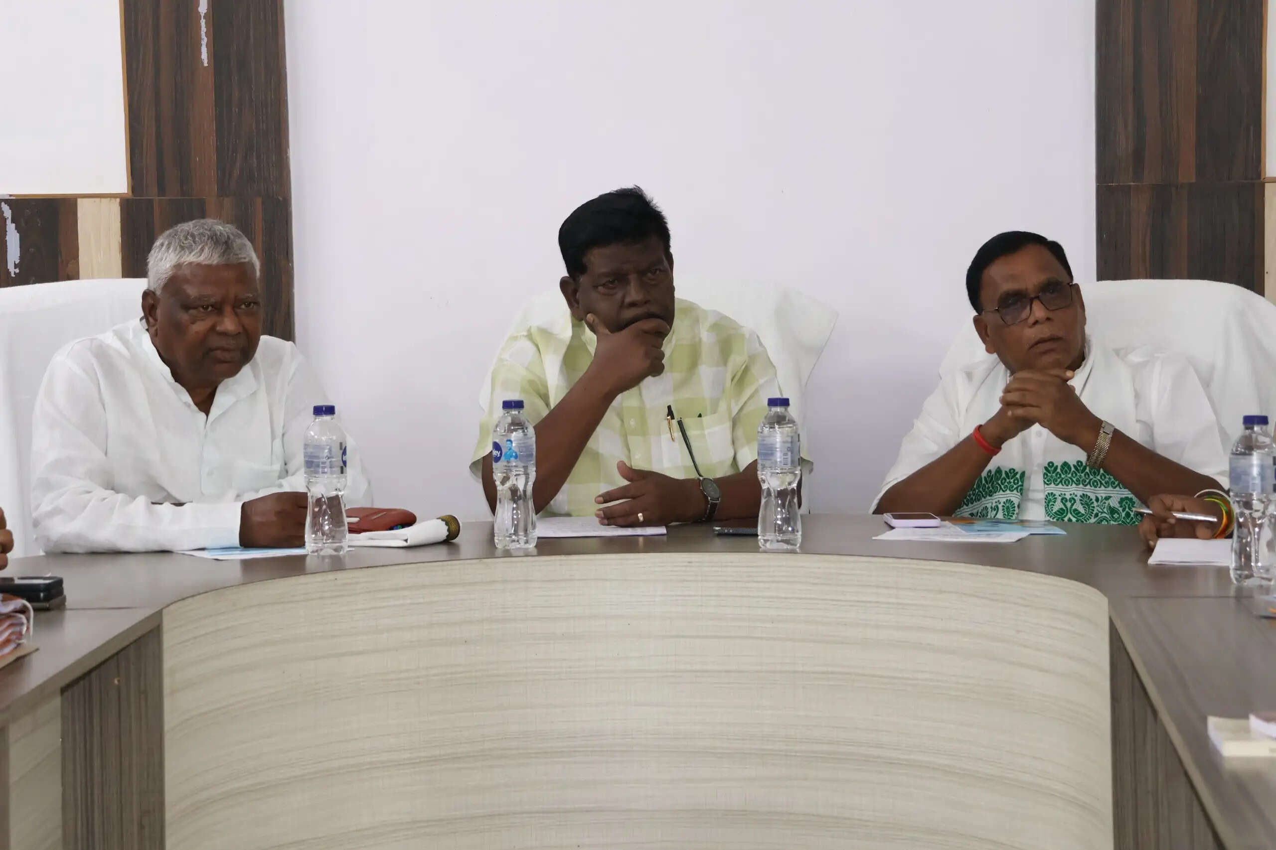 विधानसभा प्राक्कलन समिति ने विभिन्न विभागों की समीक्षा