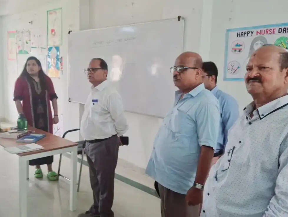 तीन साल बाद फिर शुरू होगी पीएचसी की सेवा, निरीक्षण के दौरान सिविल सर्जन ने दिए कई अहम निर्देश