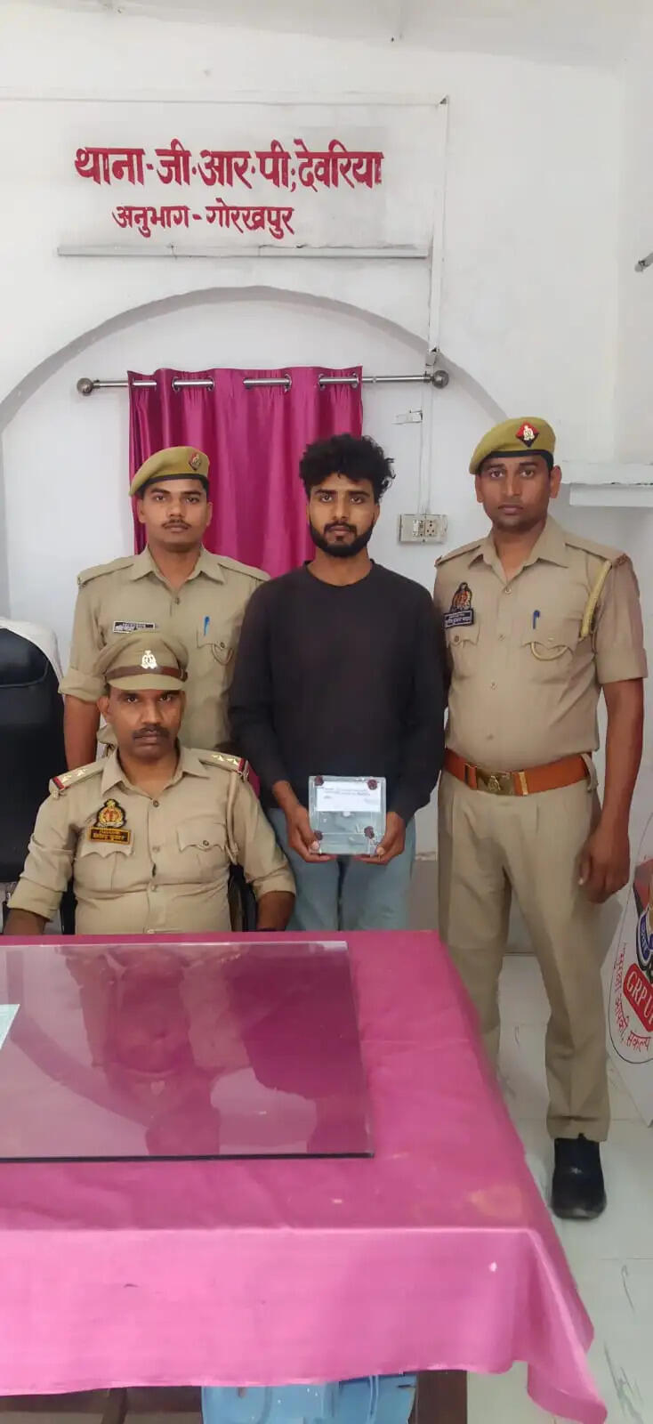 बिहार से पिस्टल खरीदकर ला रहा युवक को जीआरपी ने पकड़ा