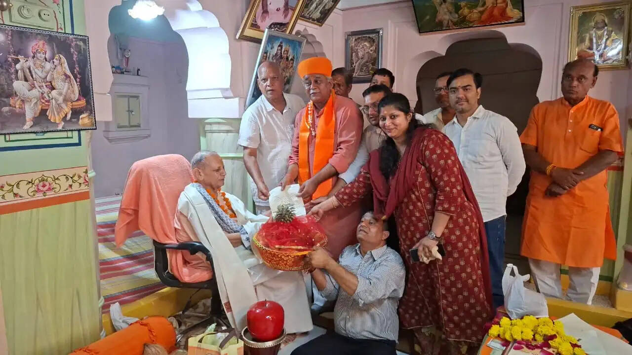 गुरु पूर्णिमा पर देवस्थान विभाग की ओर से हुआ संतों-महंतों का सम्मान